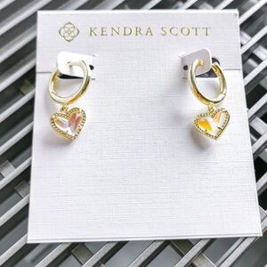 Brand new never worn Ari heart Kendra Scott earrings!